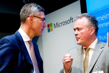 Dr. Christian P.Illek, Vorsitzender GF von Microsoft Deutschland und Ramon Mörl, GF itWatch, im Gespräch